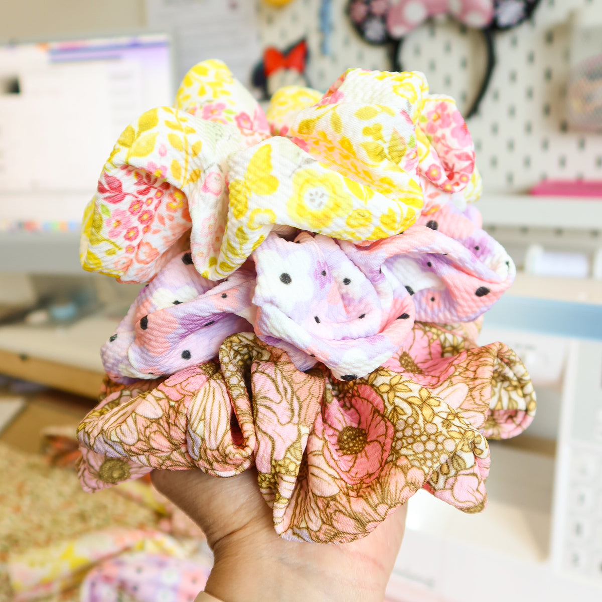 Isabelle Chunky Scrunchie
